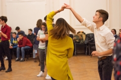 47227908_326941381479314_1306532607676121088_n